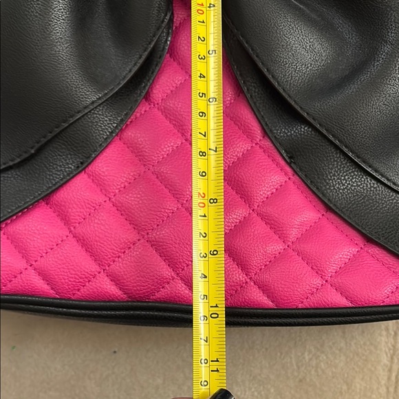 Stylish NWT Betsey Johnson  Pink and Black Bow Handbag - Picture 6 of 9